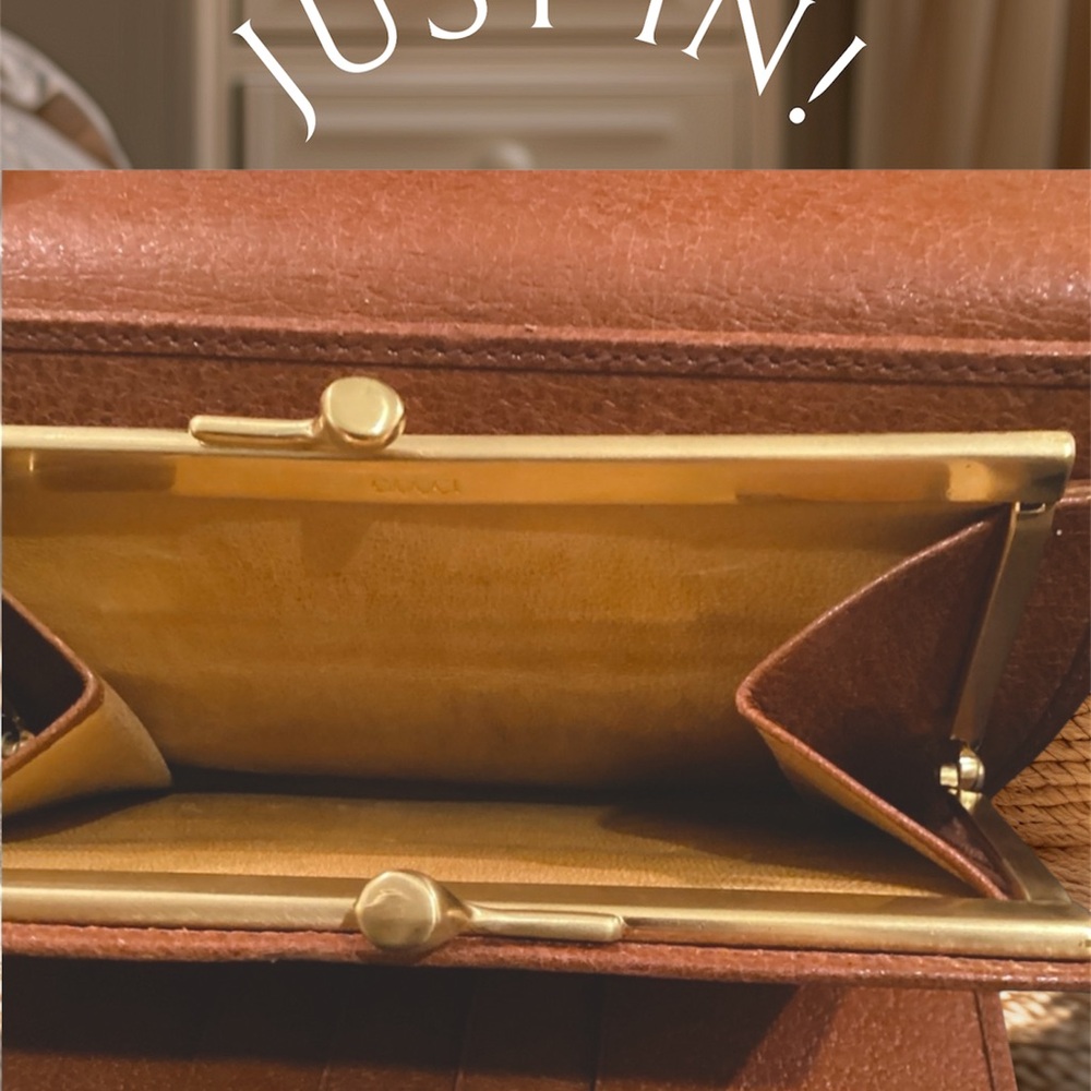 Gucci Clutch/ Wallet (FULL INCLUSION) - Picture 4 of 12